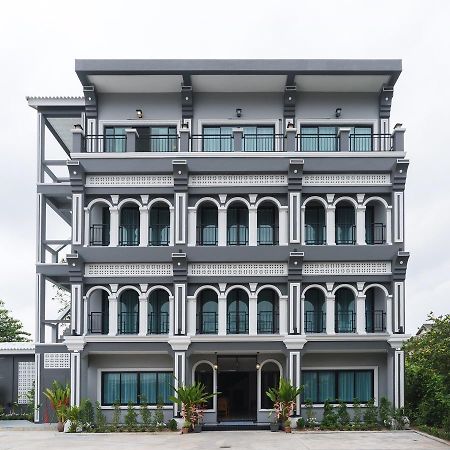 The Besavana Phuket Bagian luar foto