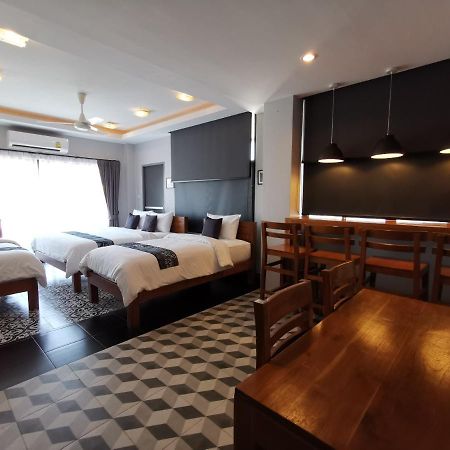 The Besavana Phuket Bagian luar foto