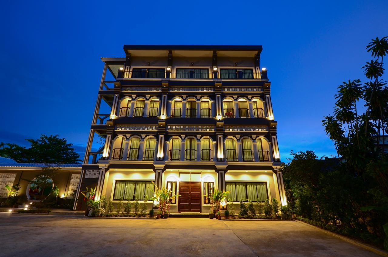 The Besavana Phuket Bagian luar foto