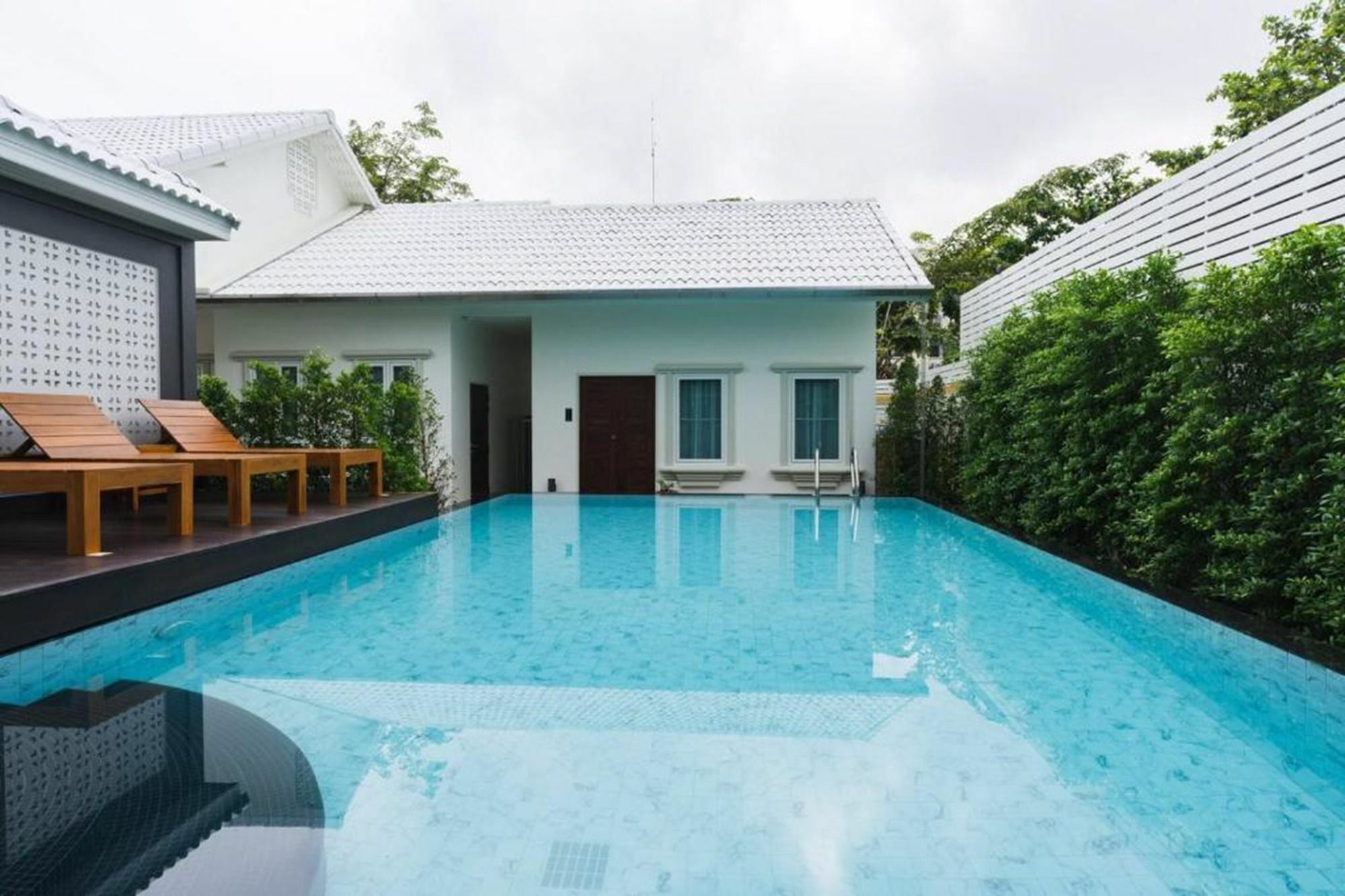 The Besavana Phuket Bagian luar foto