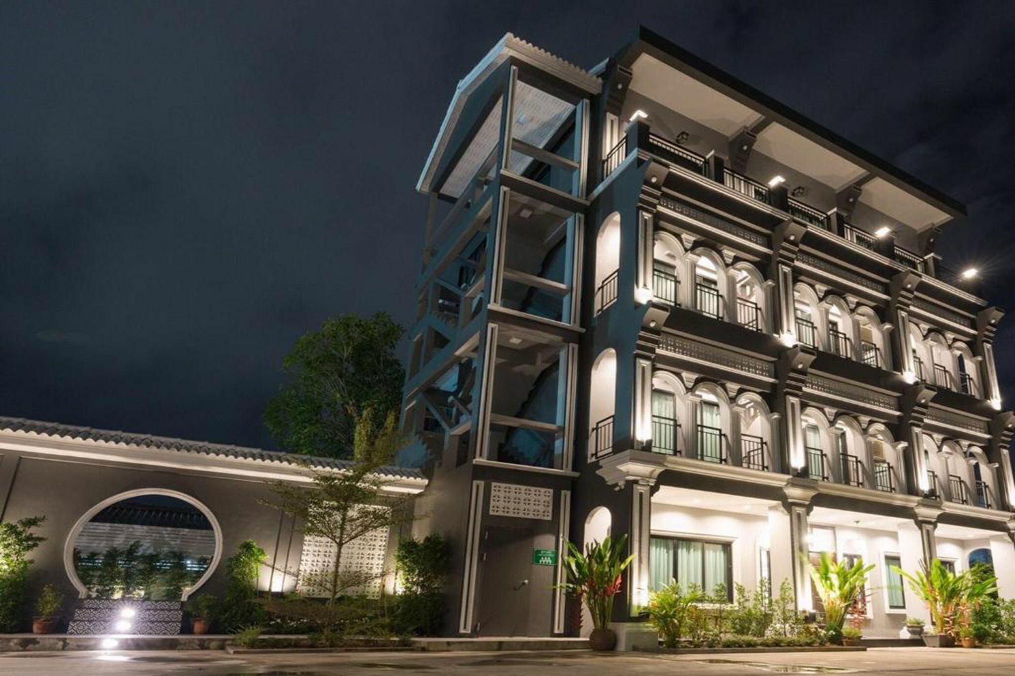 The Besavana Phuket Bagian luar foto
